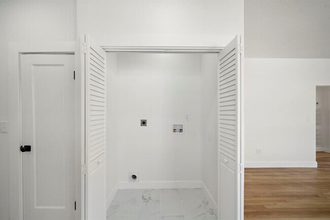 Building Photo - 2811 Barbee St