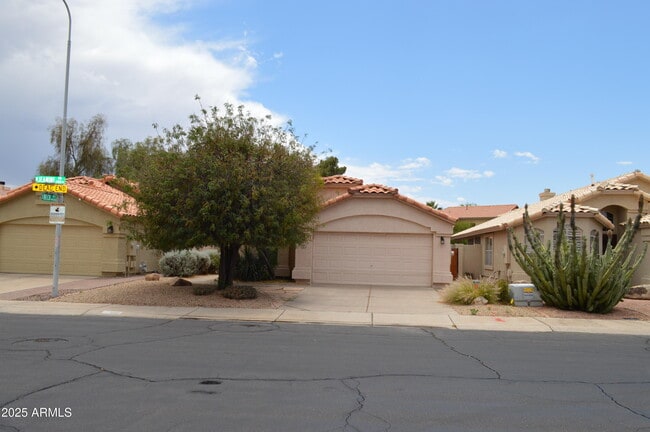 Primary Photo - 1199 W Jeanine Dr