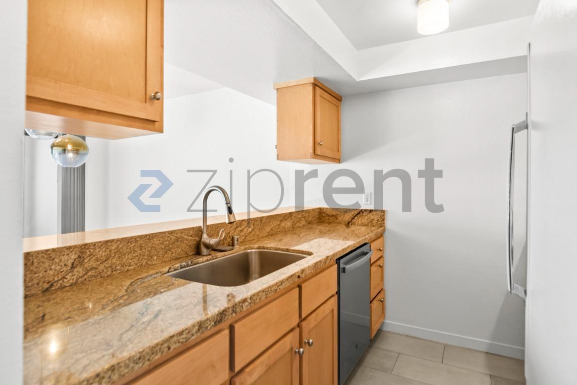 Building Photo - Unit 454