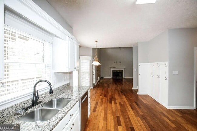 Building Photo - 435 Chandler Ct