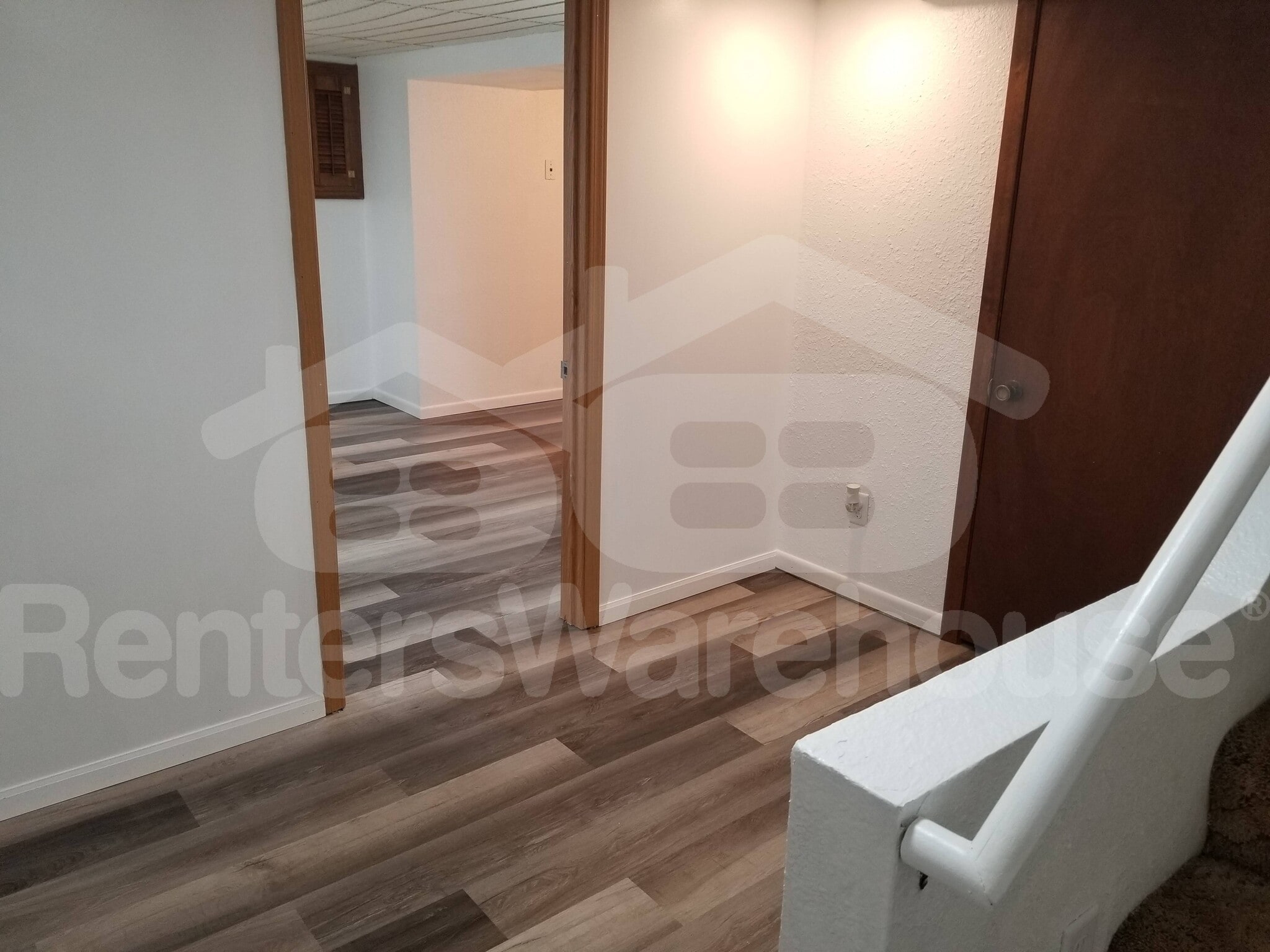 Building Photo - 616 2nd St NE