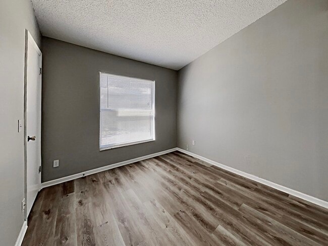 Building Photo - 7135 Edgewater Shores Ct