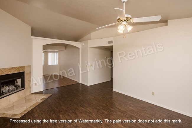 Building Photo - MOVE IN SPECIAL $800 OFF