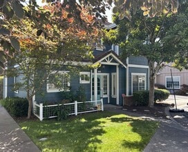 Building Photo - Beautiful East Petaluma 3 Bedroom, 2.5 Bath Home