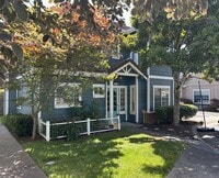 Building Photo - Beautiful East Petaluma 3 Bedroom, 2.5 Bath Home