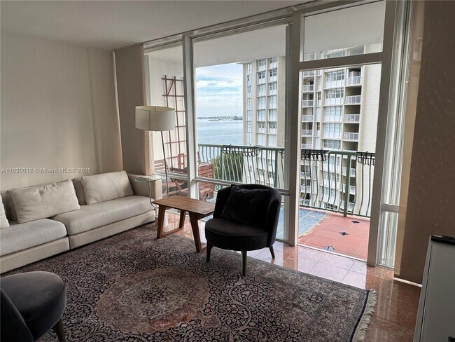 Building Photo - 1408 Brickell Bay Dr