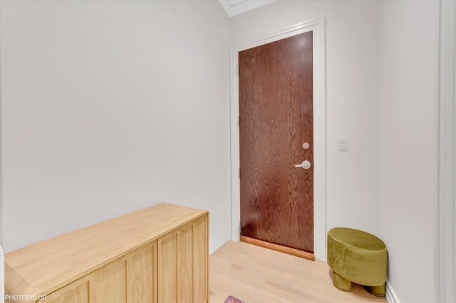 Building Photo - 170 W Polk St