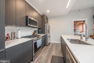 Building Photo - 1501 N 31st St