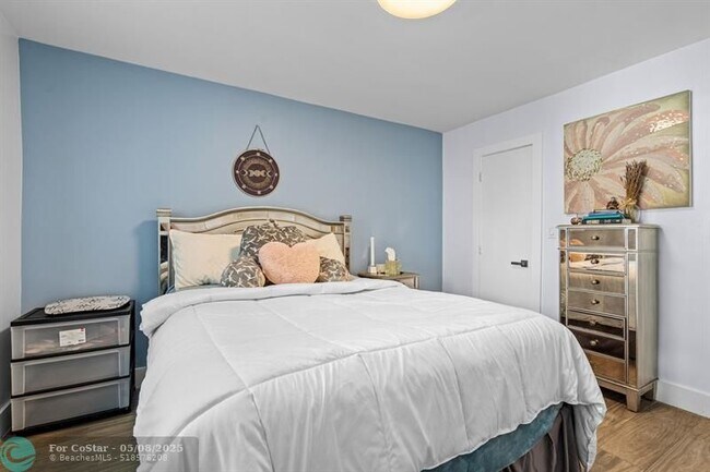 Building Photo - 8609 SW 68th Ct