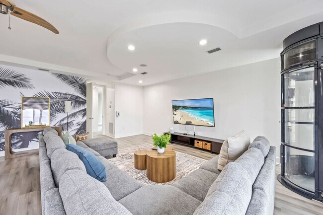 Building Photo - 873 S Atlantic Ave