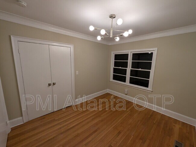 Building Photo - 1952 Wellbourne Dr NE