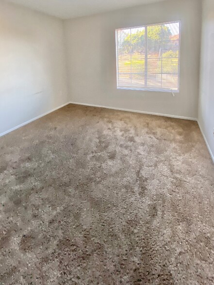 Building Photo - 12160 Dormouse Rd