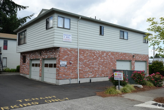 Building Photo - Carlotta