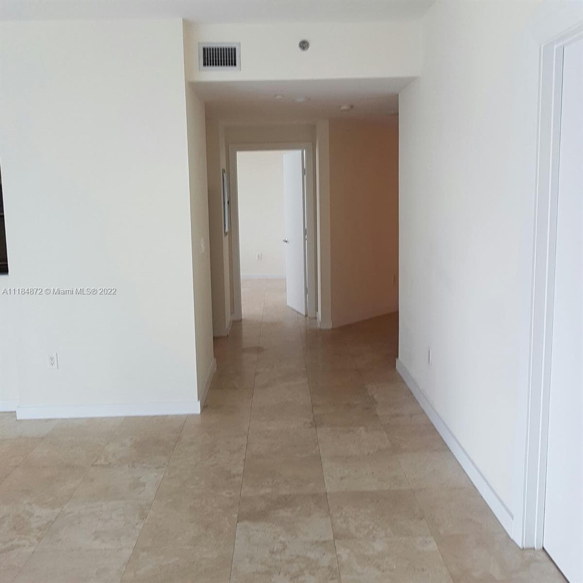 Building Photo - 1060 Brickell Ave