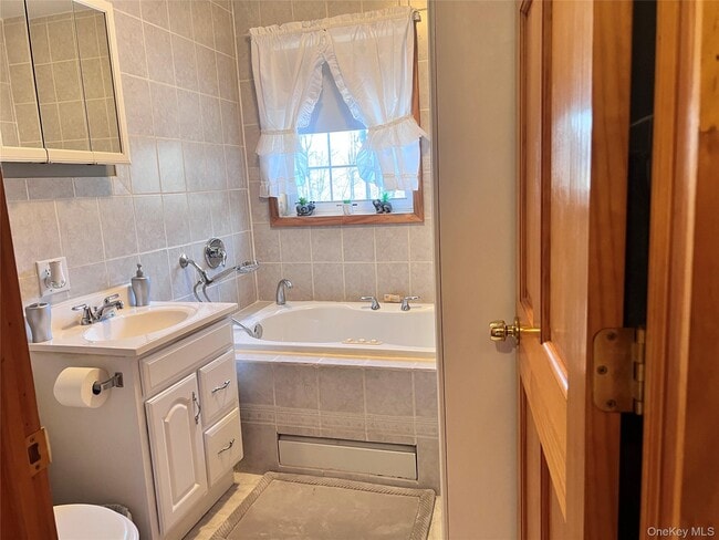 Building Photo - 13 Herlings Rd