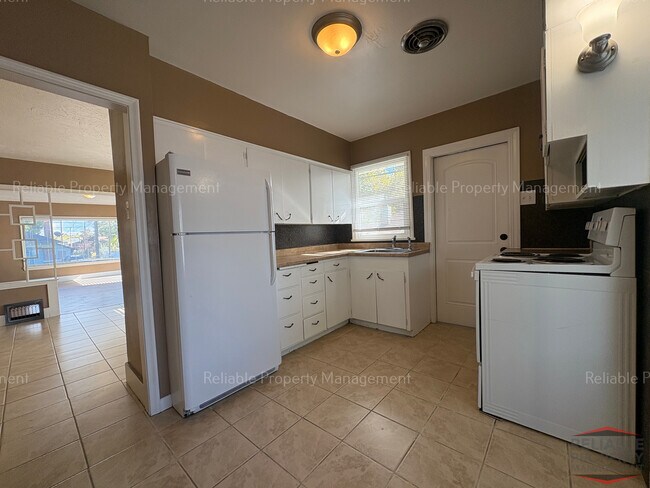 Building Photo - 1153 Idaho Ave