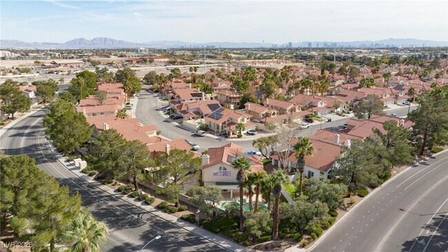 Building Photo - 7652 Botany Bay Dr