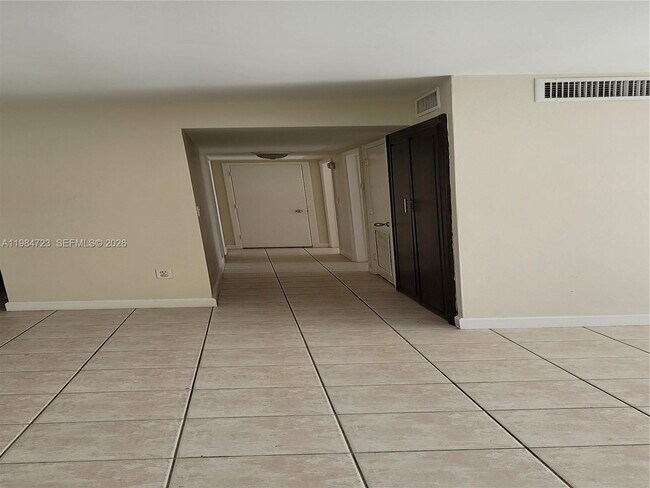 Building Photo - 7430 Miami Lakes Dr