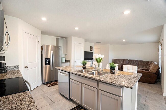 Building Photo - 38311 Sonnet Landing Ave
