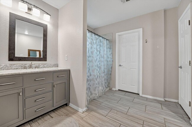 Building Photo - 14906 Foy Dr