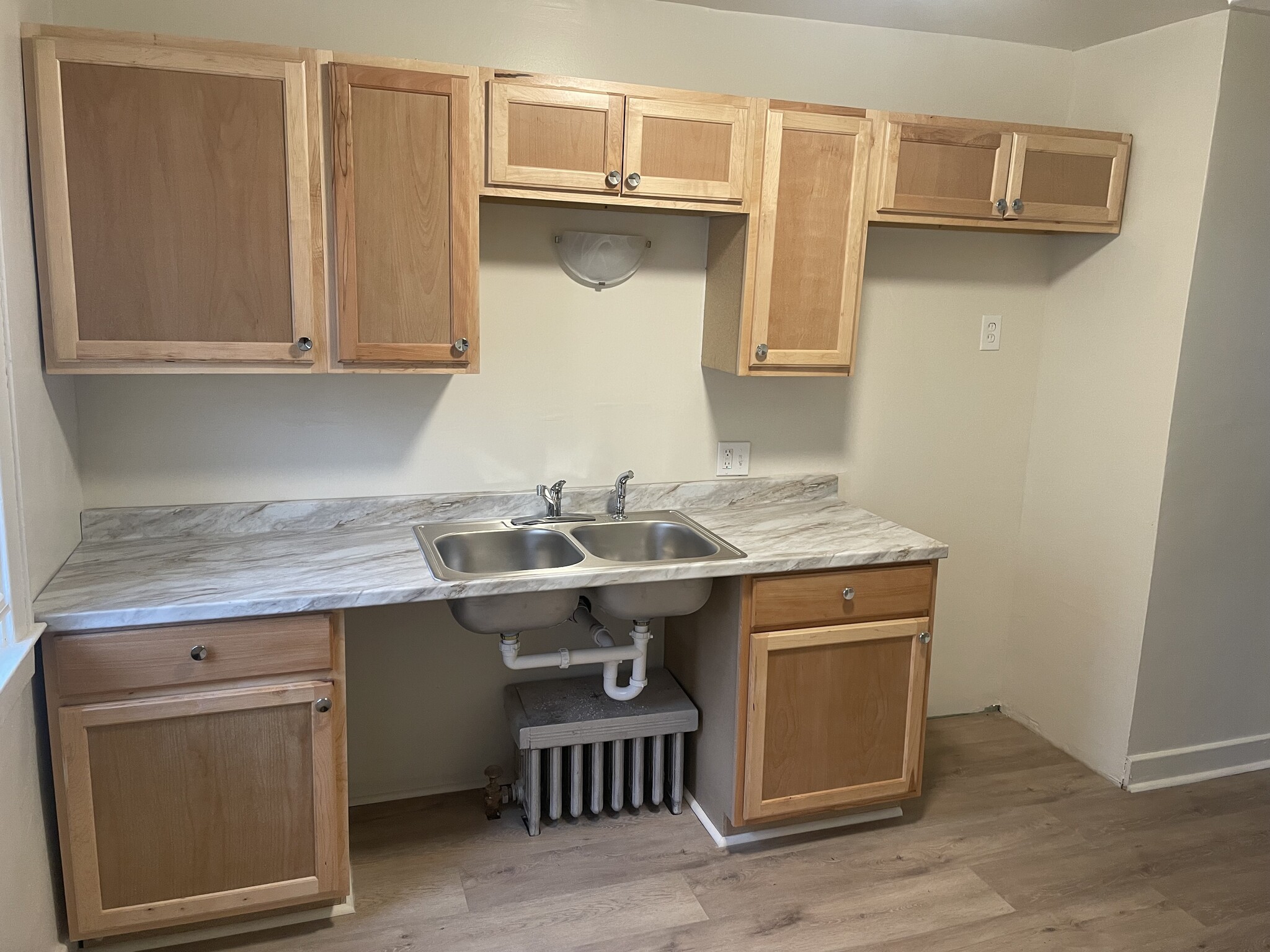 Kitchen - 14353 Strathmoor St