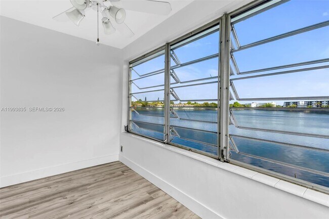 Building Photo - 285 NE 191st St