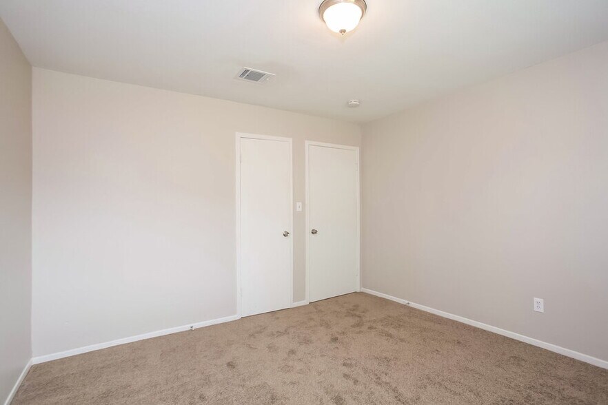 Building Photo - 1817 Wren Dr
