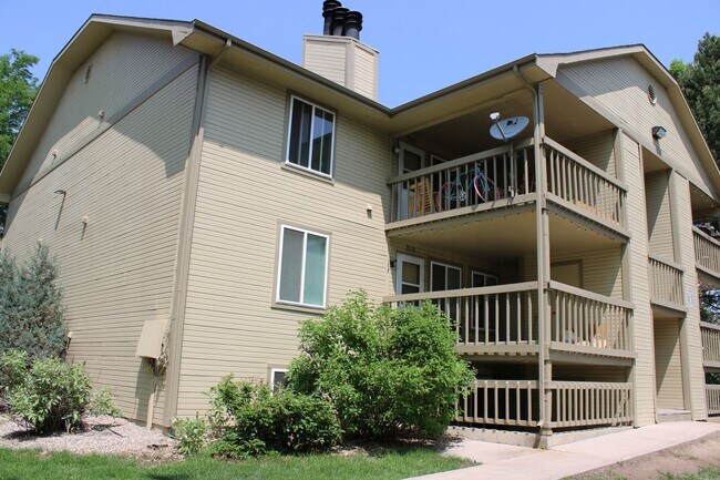 Building Photo - Prime Riverside Condo Steps from Edora Park & Trails