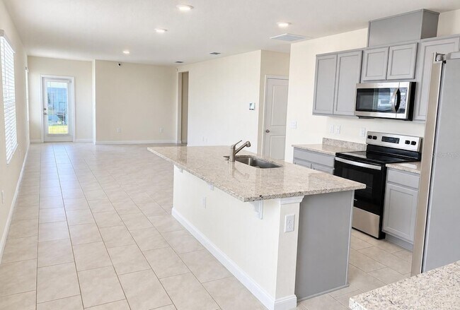 Building Photo - 1011 Bear Hammock Dr