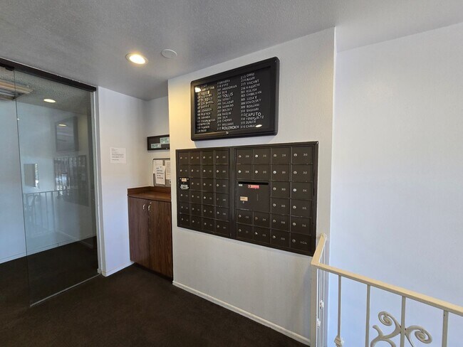 Building Photo - 4705 Kester Ave