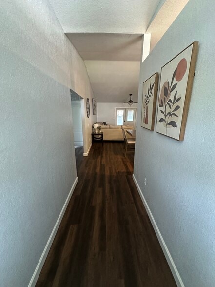 Building Photo - 8426 Greystone Dr