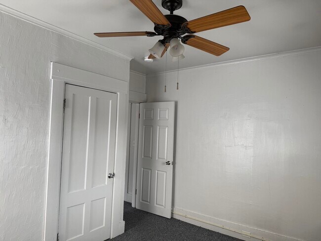 Building Photo - 316 Douglas St