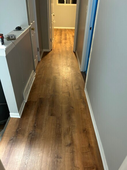 Building Photo - 1136 E 81st St