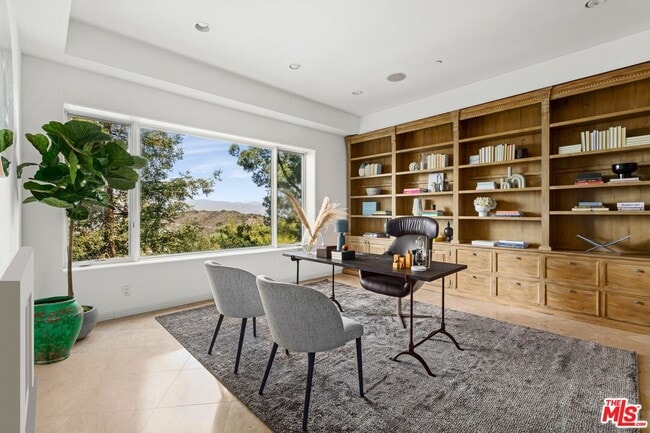 Building Photo - 14435 Mulholland Dr
