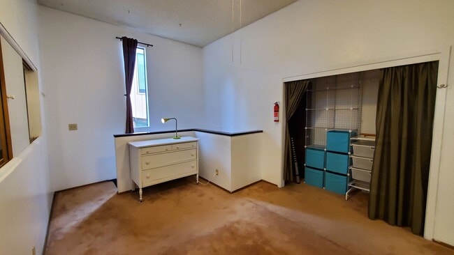 Building Photo - 1 BDRM Kings Run Condo w/ HOA Amenities, V...
