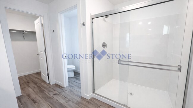 Building Photo - Stunning Home in Star!