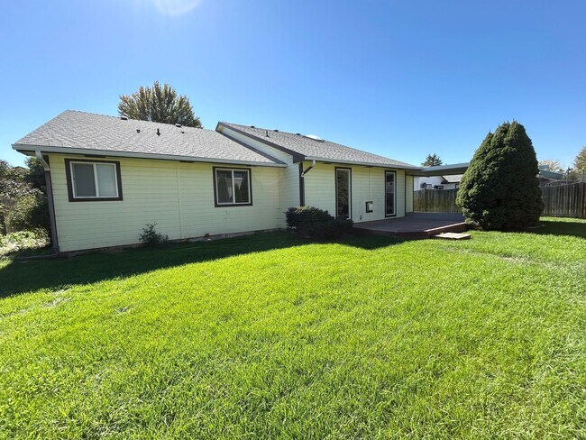 Building Photo - Charming Single-Level Home in Eagle with 3 Bedrooms and 2 Bathrooms! | $600 OFF FIRST MONTH'S RENT!!