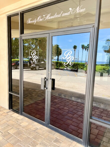 Building Photo - 2109 Bayshore Blvd