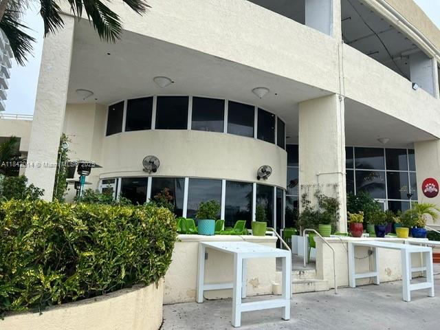 Building Photo - 7601 E Treasure Dr