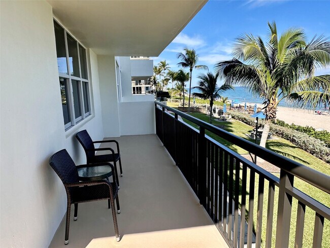 Building Photo - 1147 Hillsboro Mile