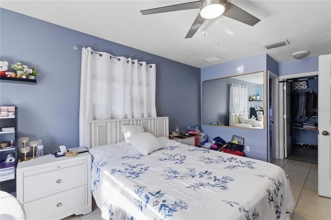 Building Photo - 7818 NE 21 Ave