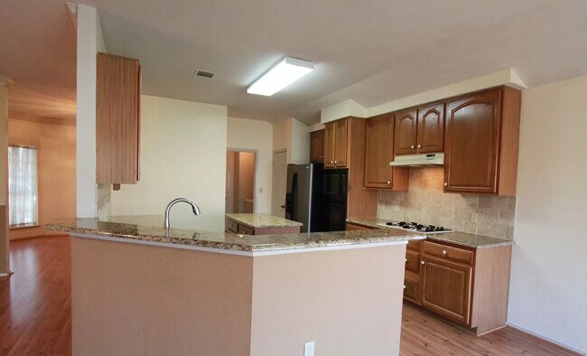 Kitchen 2 - 3312 Silk Oak Dr