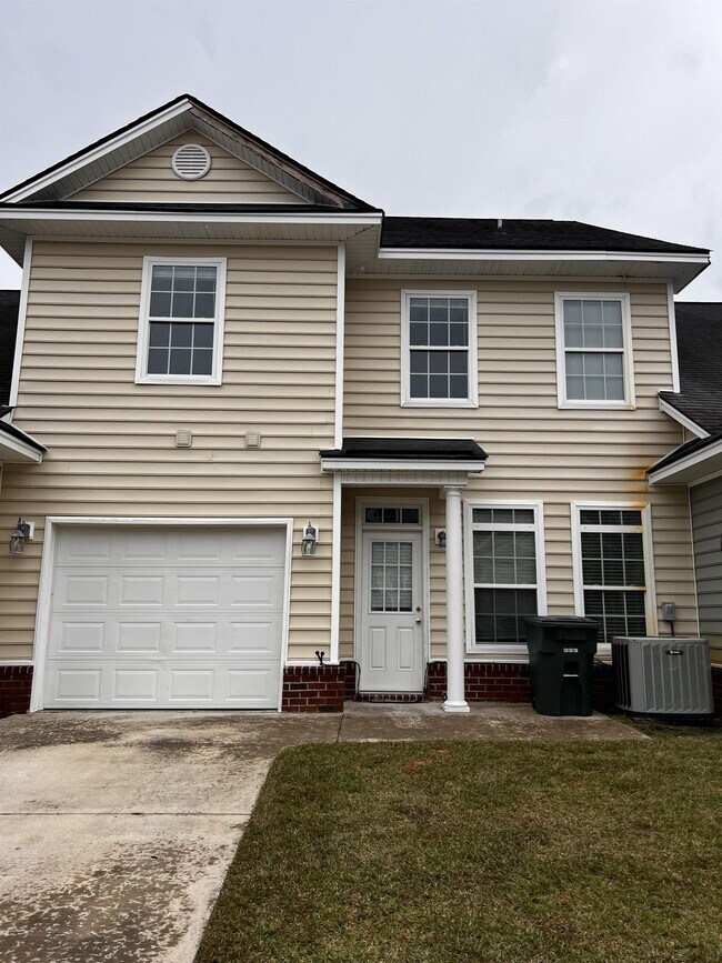 Building Photo - 708 Tattnall Dr