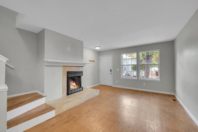 Building Photo - $2,250.00, 2-bed, 2.5 bath, located in Lakewood