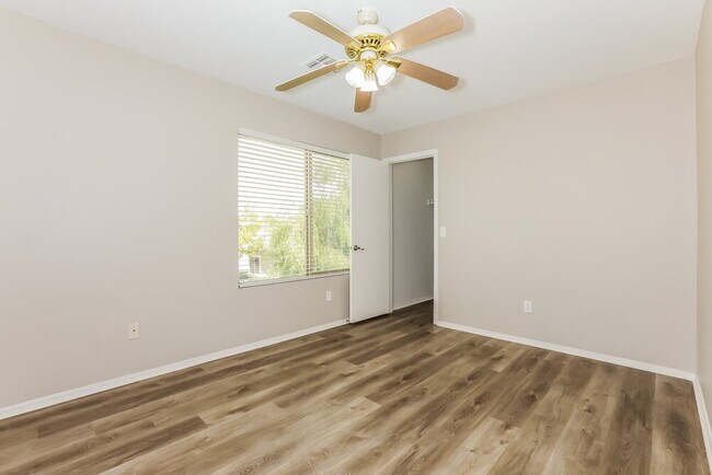 Building Photo - 6061 S Wilson Dr