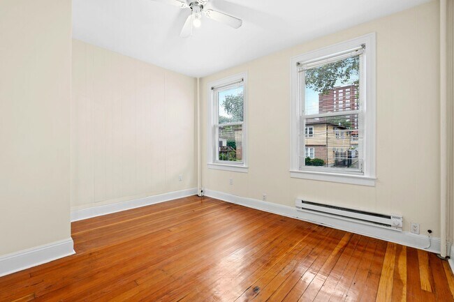 Building Photo - 294 Clerk St