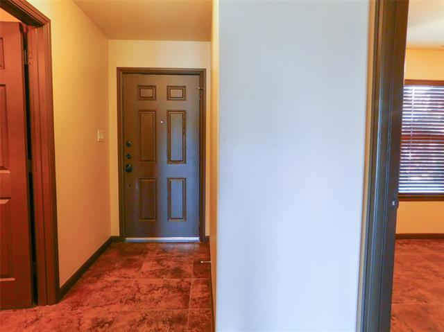 Building Photo - 558 Jay St