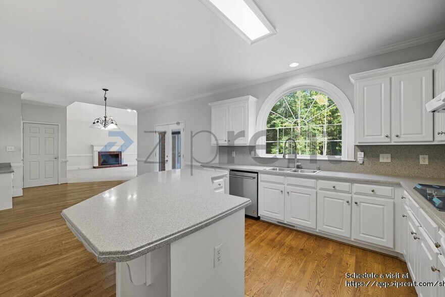 Building Photo - 126 Laurel Ridge Dr