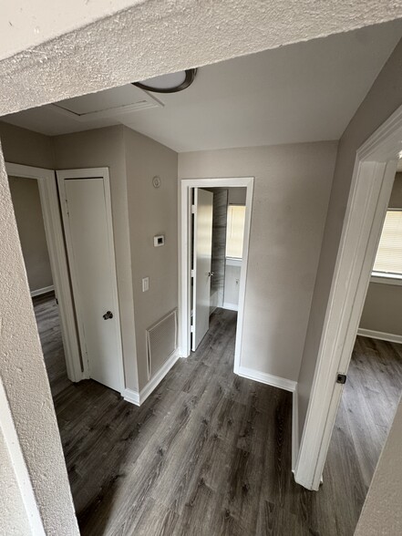 Building Photo - 4226 N Sandalwood Cir