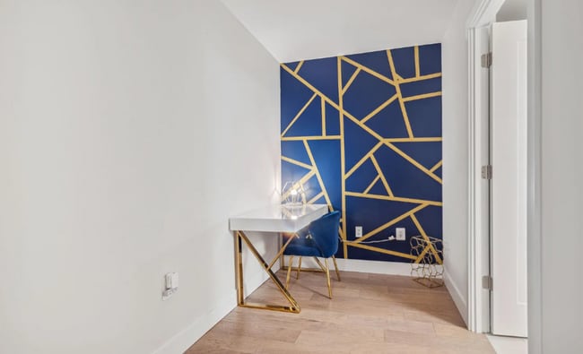 Building Photo - Modern and Stunning 1 Bedroom, 1 Bath + De...